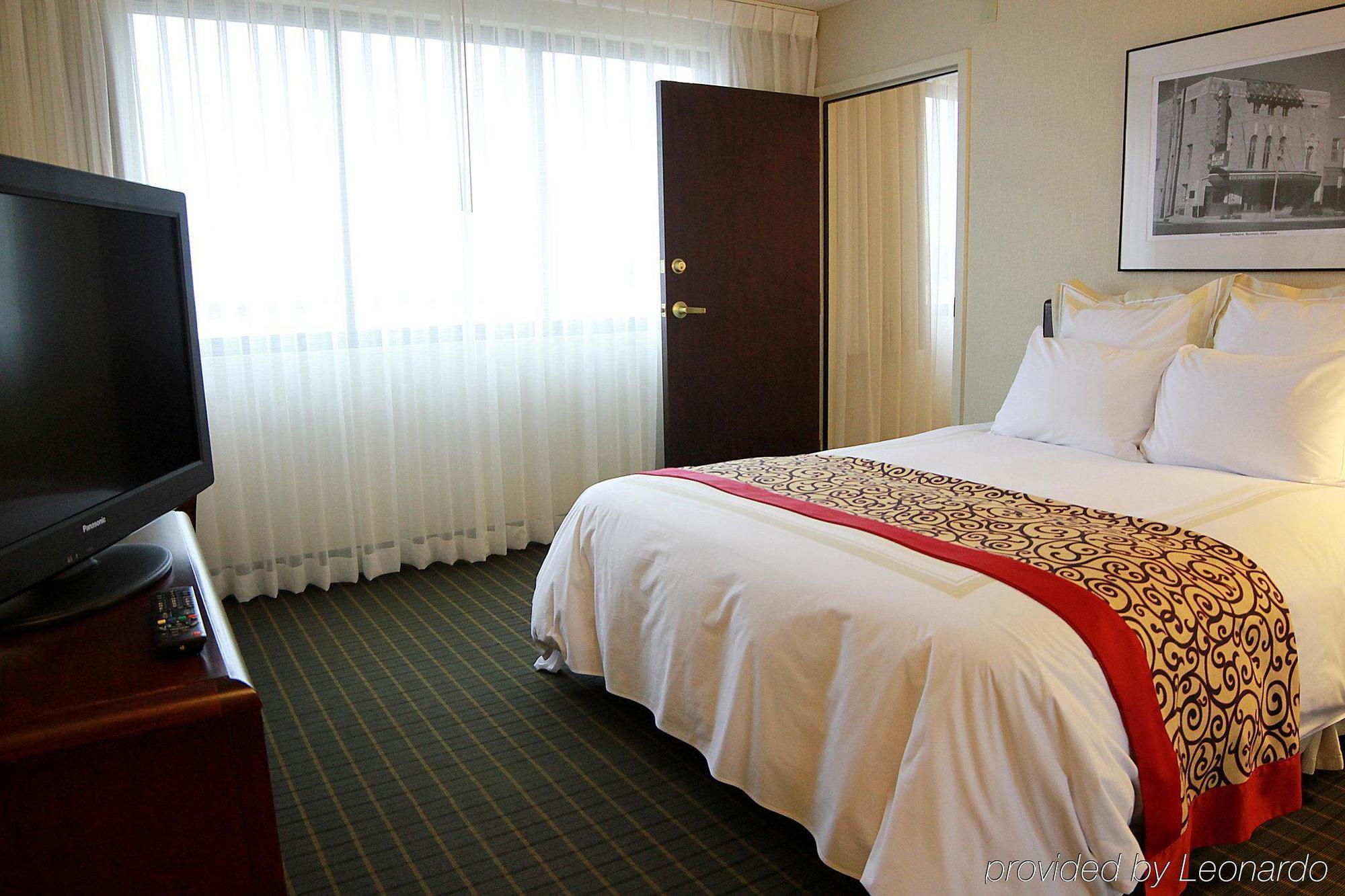 Nced Conference Center & Hotel Норман Екстериор снимка
